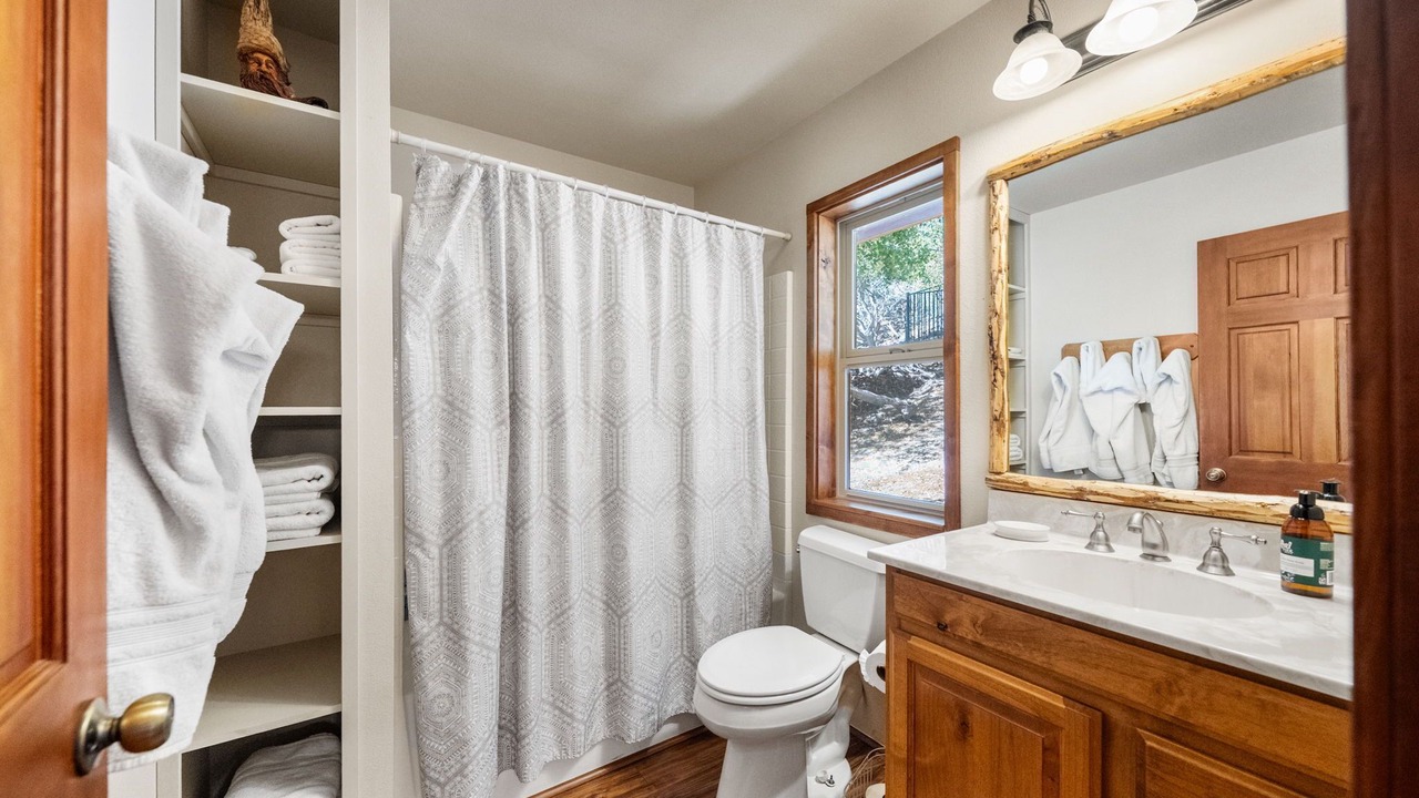 Photo of Bathroom in Idyllwild