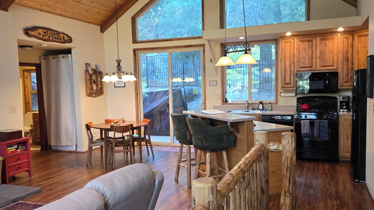 Photo of Livingroom in Idyllwild