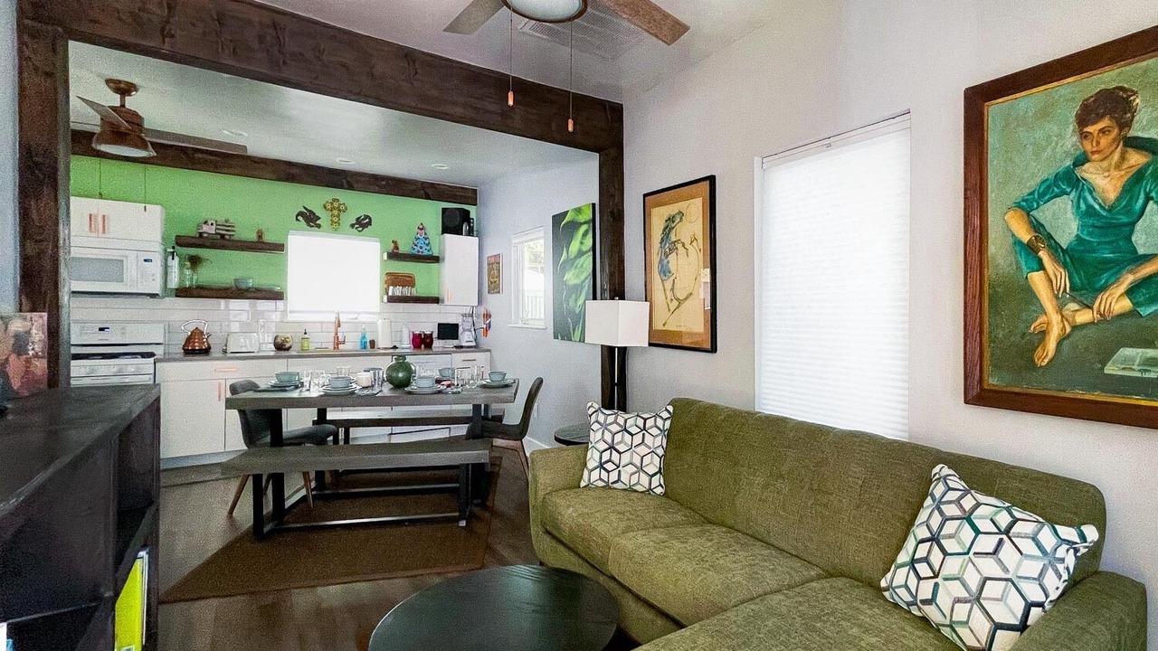 Photo of Livingroom in Midtown