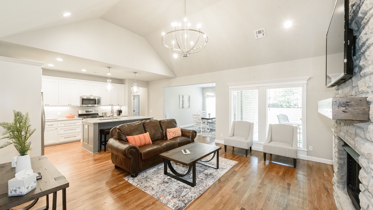 Photo of Livingroom in Broken Arrow