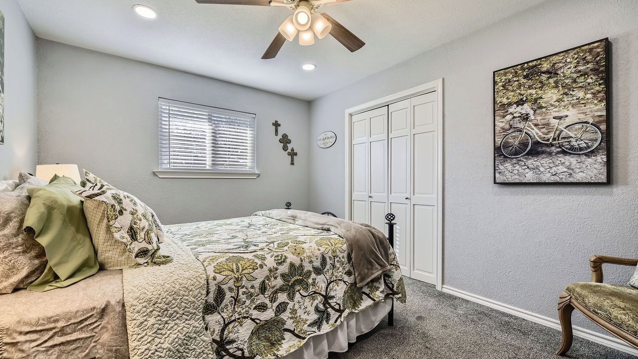 Photo of Bedroom in Haltom City