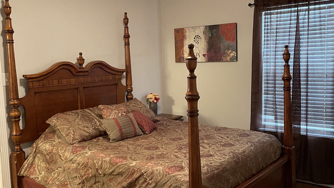 Photo of Bedroom in Alamogordo