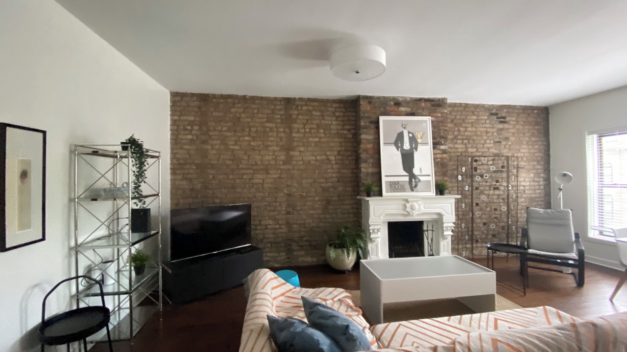 Photo of Livingroom in Old Town Triangle