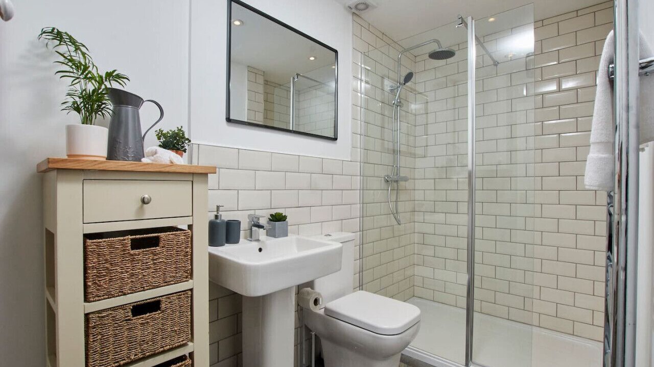 Photo of Bathroom in Castle Donington