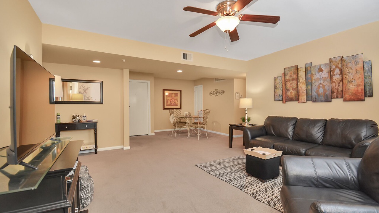 Photo of Livingroom in South Main