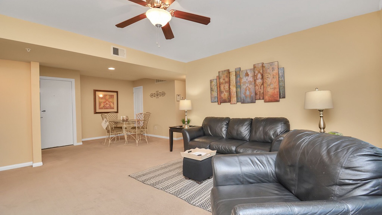 Photo of Livingroom in South Main