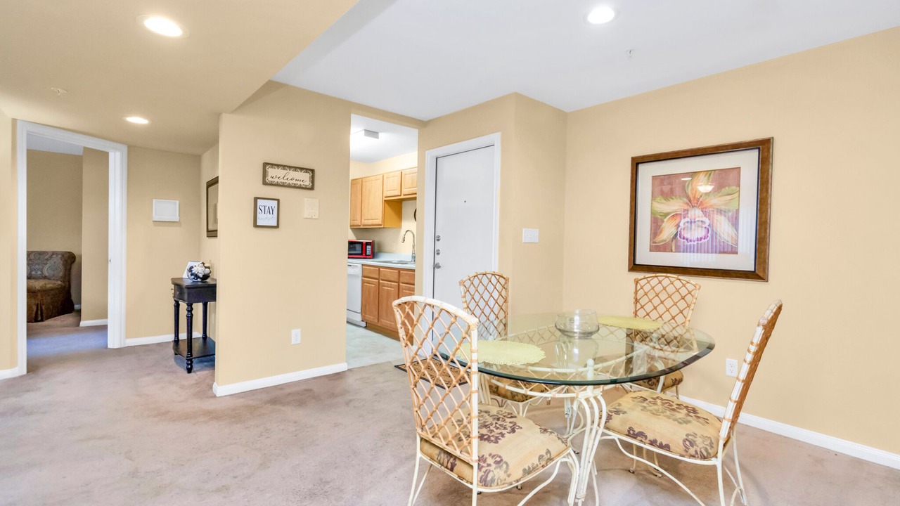 Photo of Livingroom in South Main