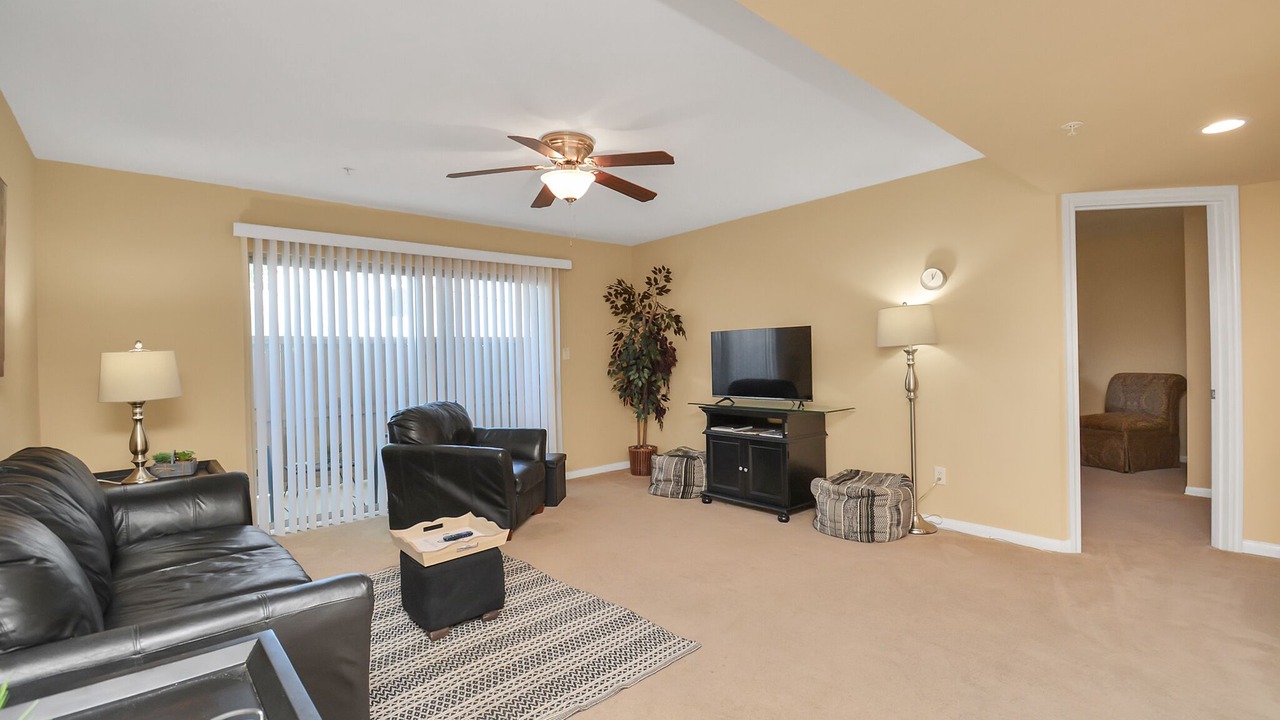 Photo of Livingroom in South Main