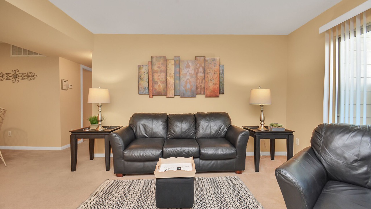 Photo of Livingroom in South Main