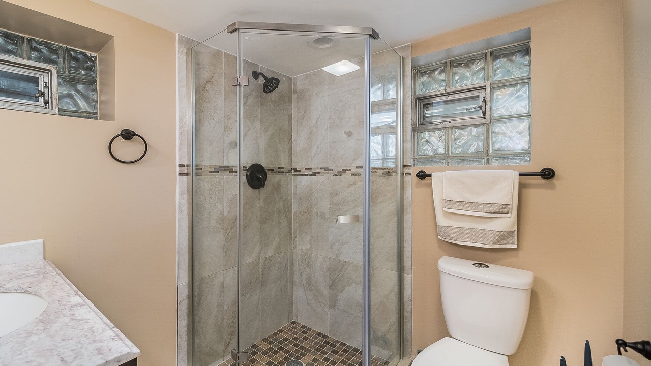 Photo of Bathroom in Lombard