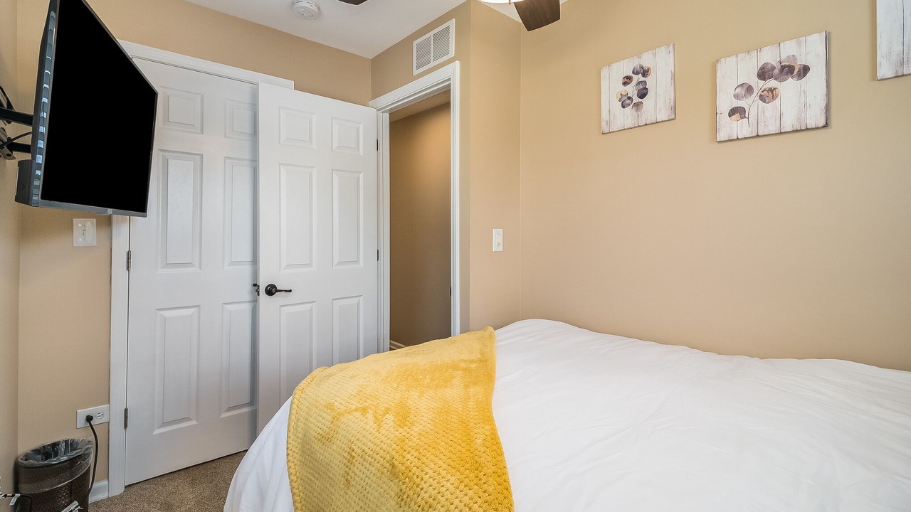 Photo of Bedroom in Lombard