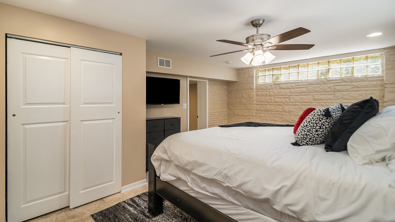 Photo of Bedroom in Lombard