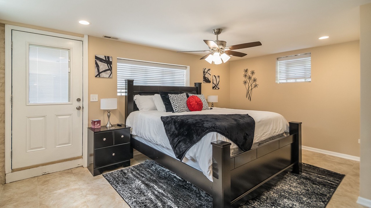 Photo of Bedroom in Lombard