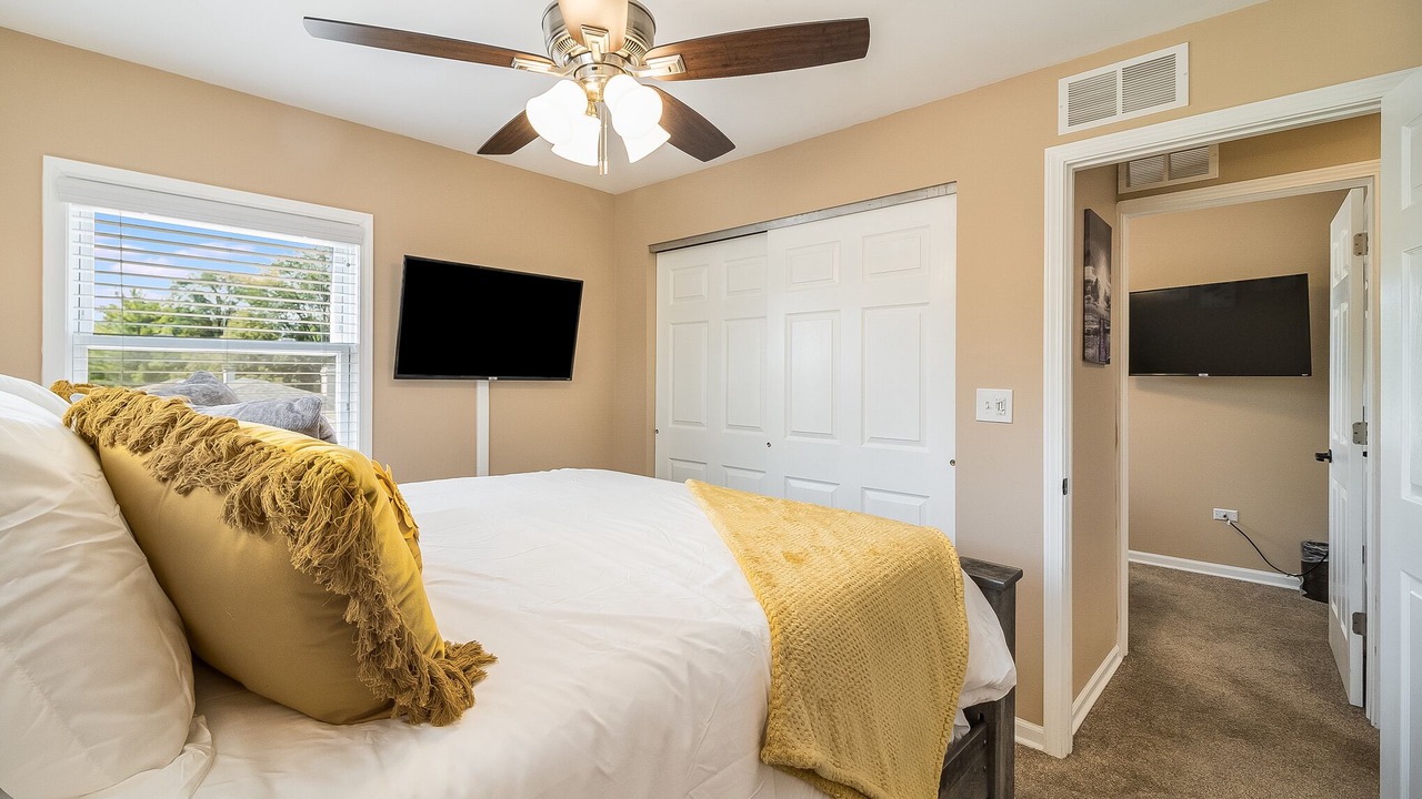 Photo of Bedroom in Lombard