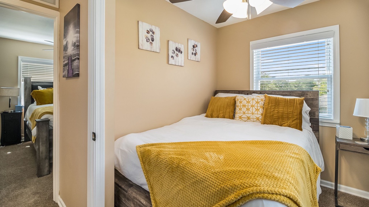 Photo of Bedroom in Lombard