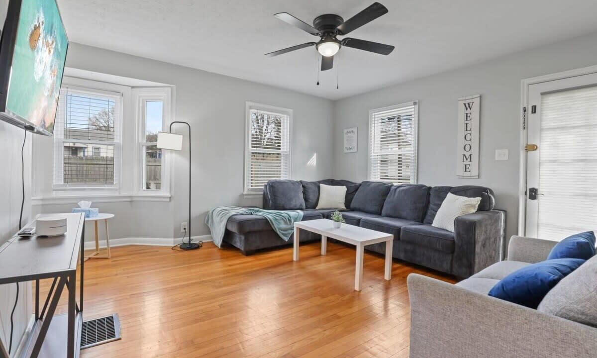 Photo of Livingroom in Newark