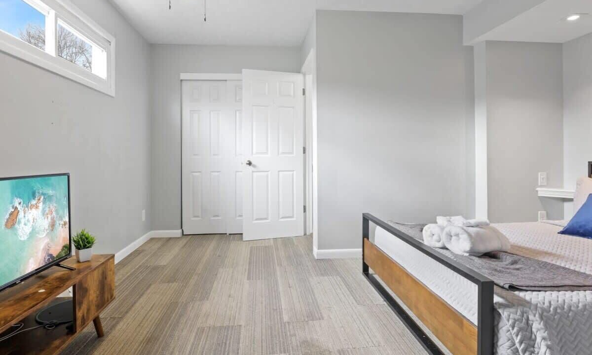 Photo of Bedroom in Newark