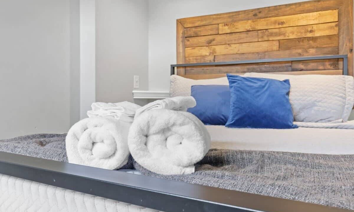 Photo of Bedroom in Newark