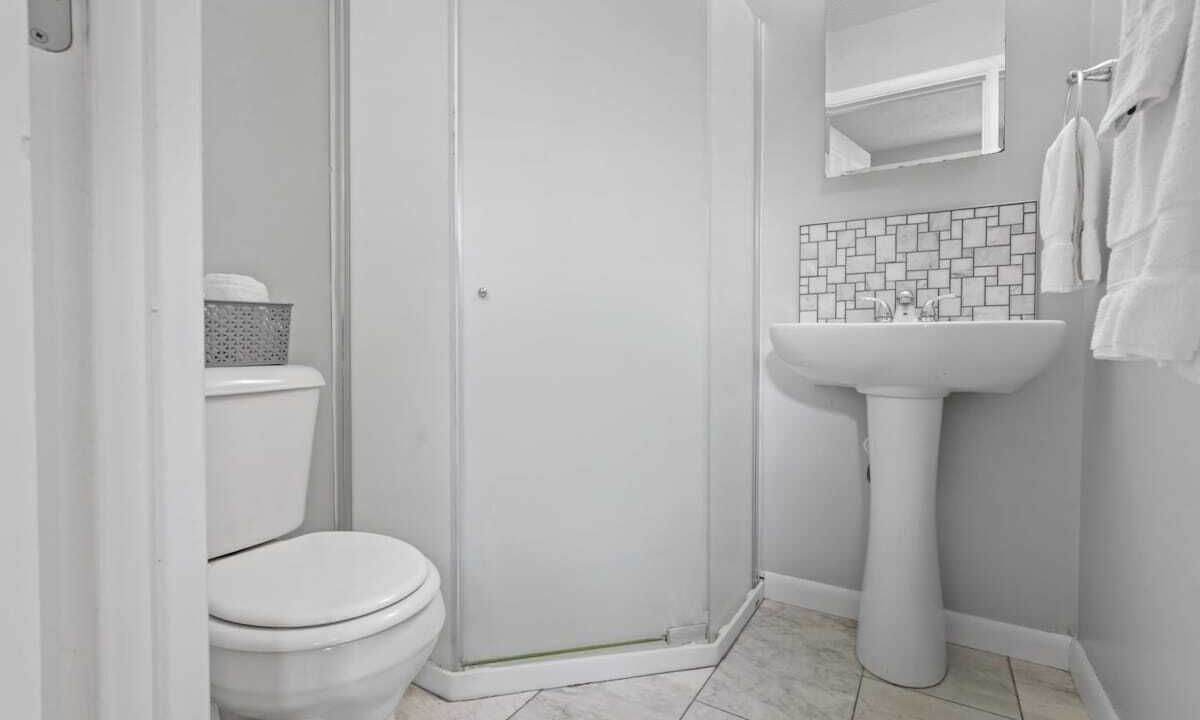 Photo of Bathroom in Newark