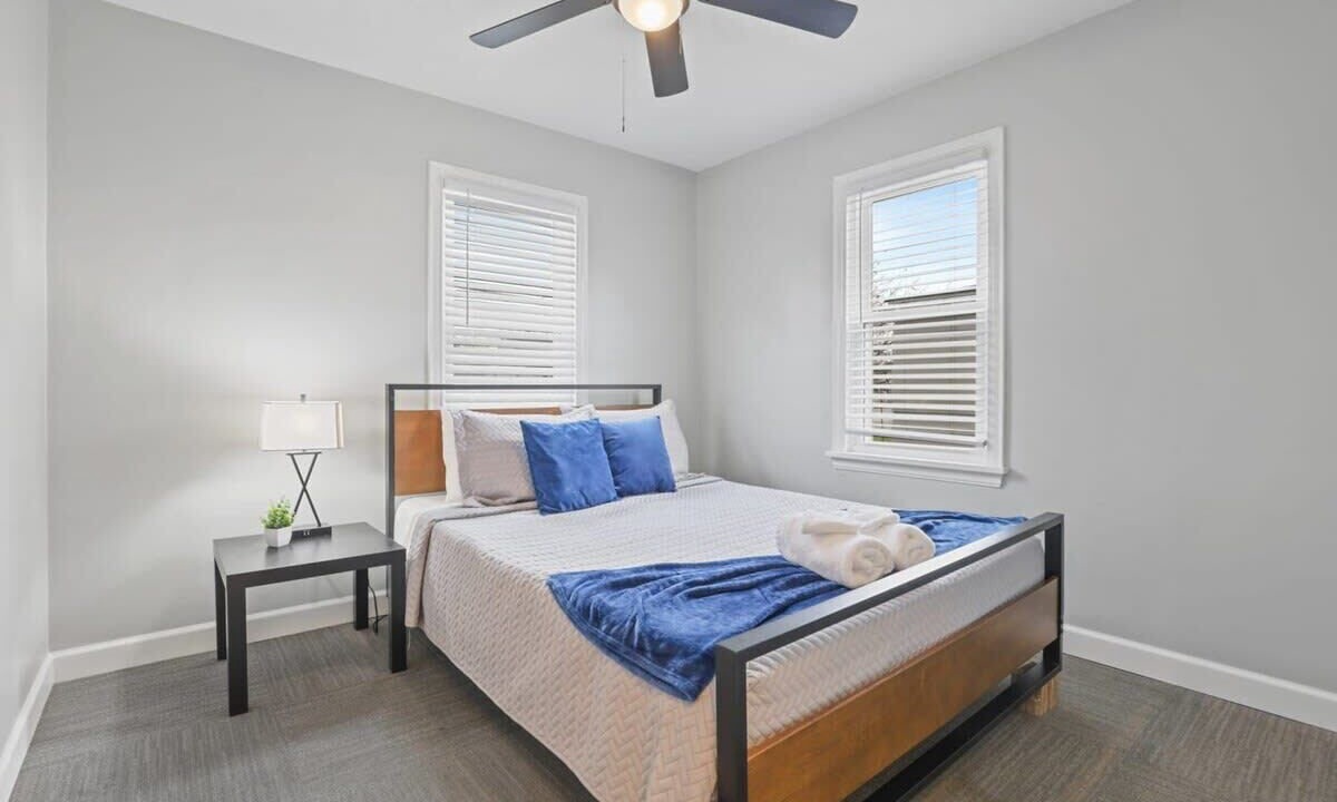 Photo of Bedroom in Newark