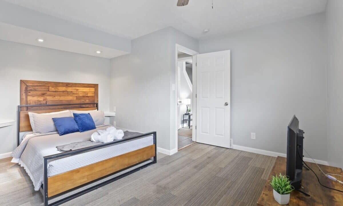 Photo of Bedroom in Newark