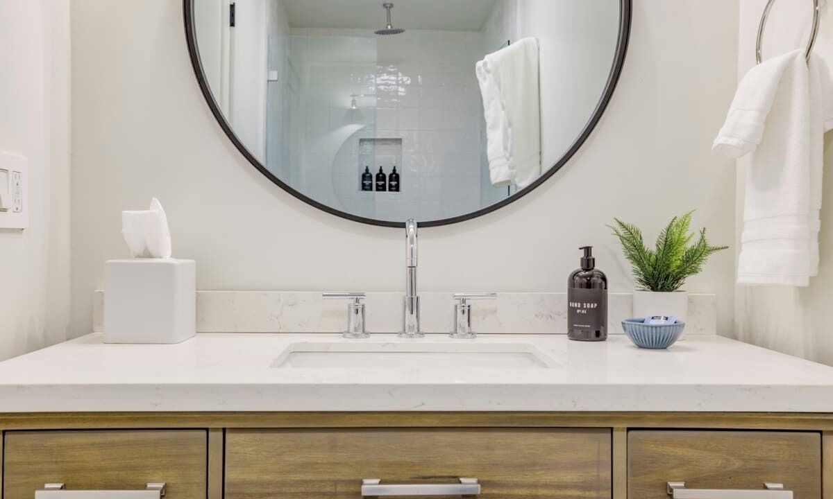 Photo of Bathroom in Lakeside Park