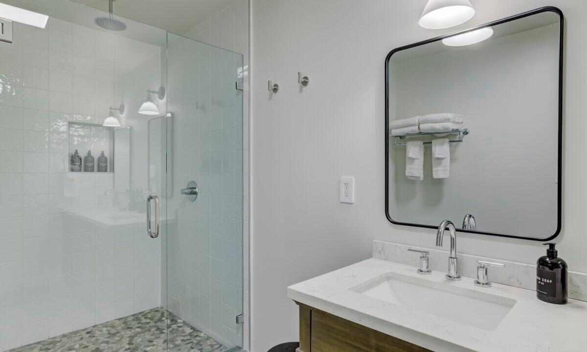 Photo of Bathroom in Lakeside Park