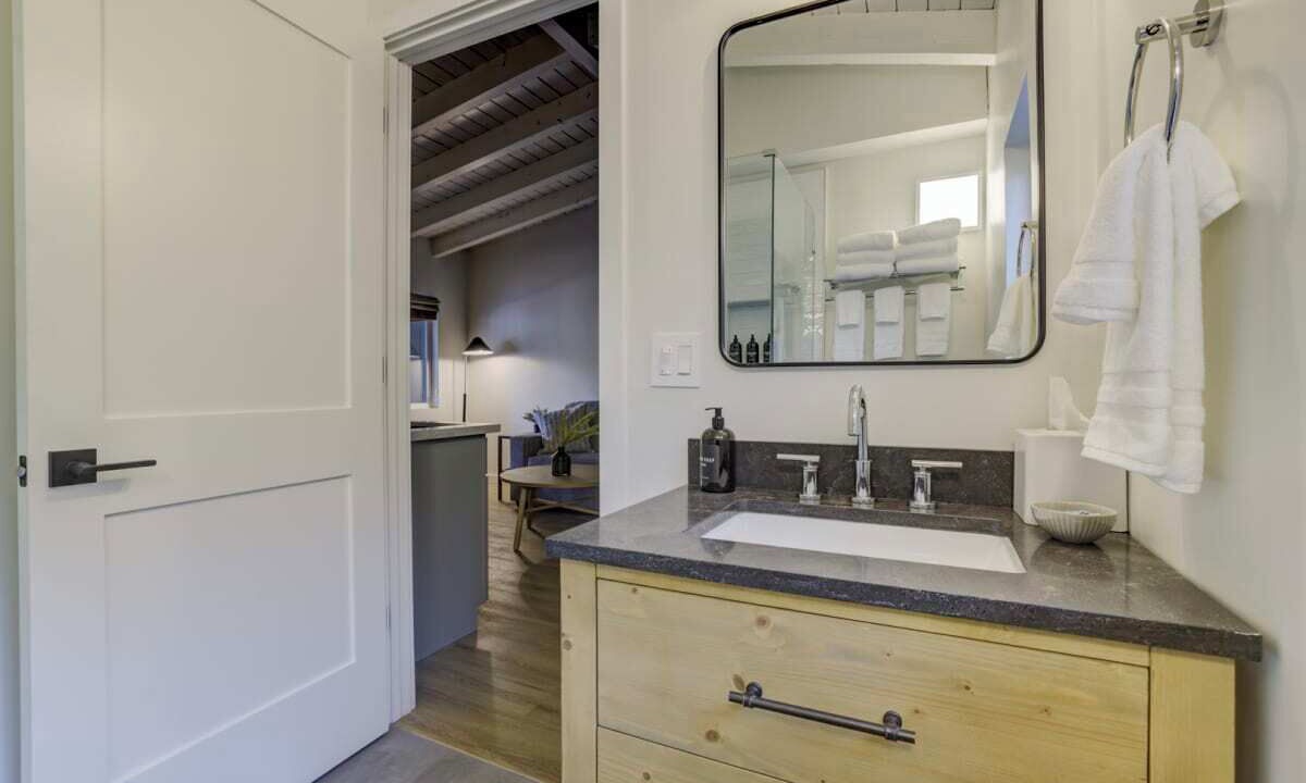 Photo of Bathroom in Lakeside Park