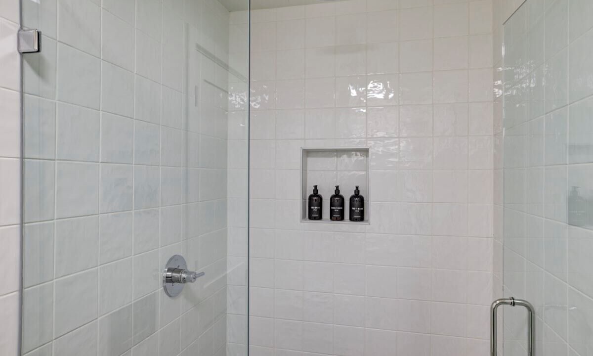 Photo of Bathroom in Lakeside Park