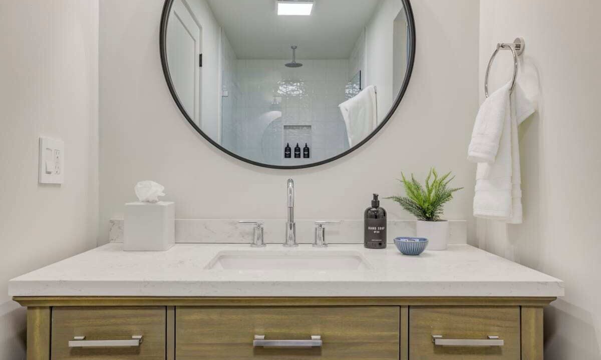 Photo of Bathroom in Lakeside Park