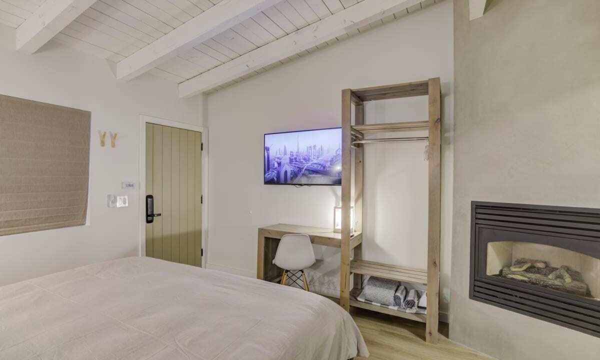 Photo of Bedroom in Lakeside Park