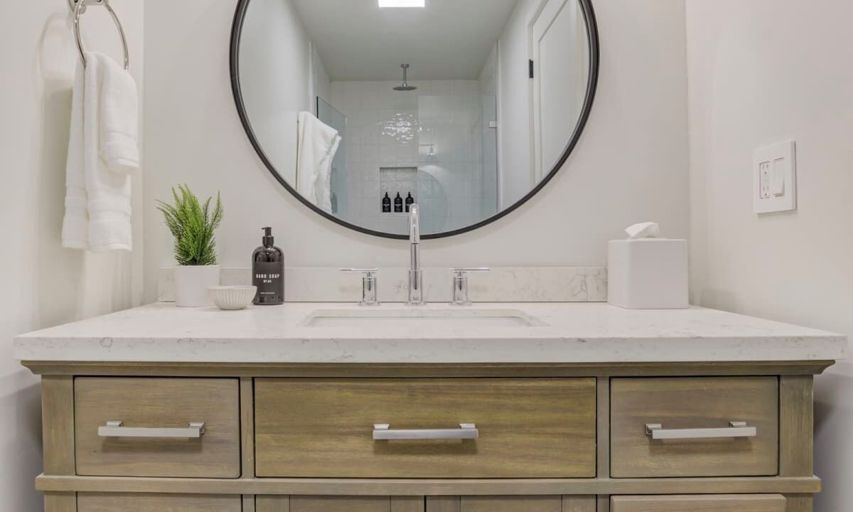 Photo of Bathroom in Lakeside Park