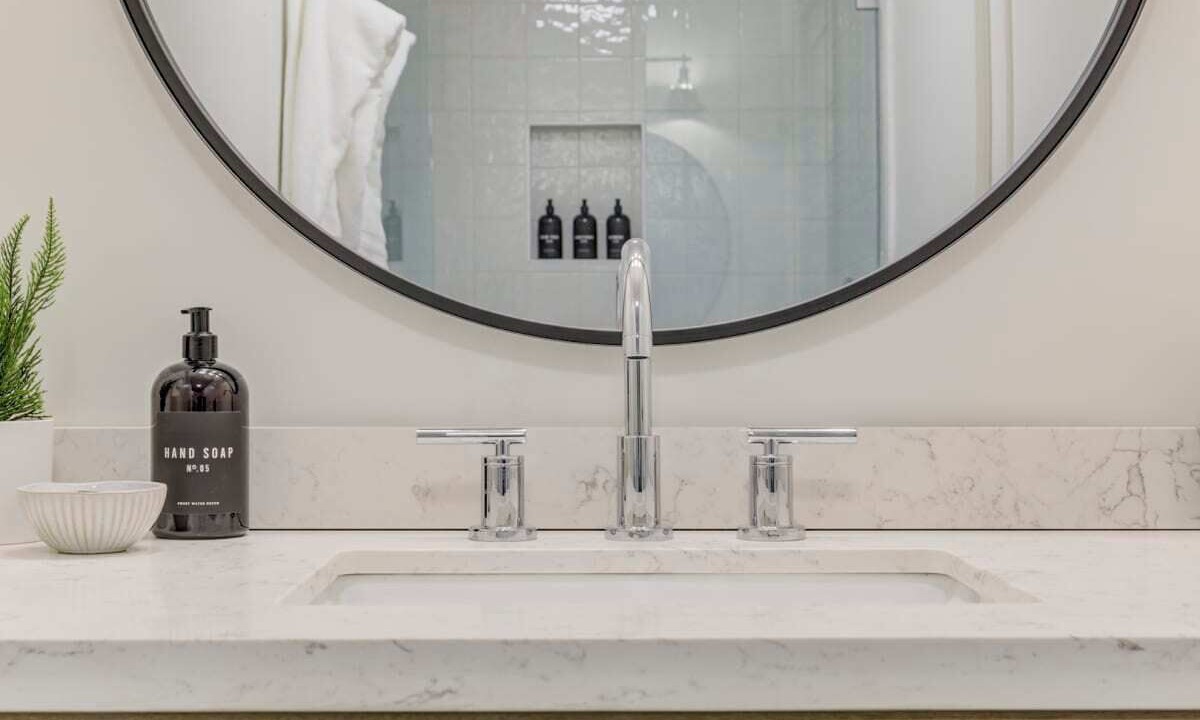 Photo of Bathroom in Lakeside Park