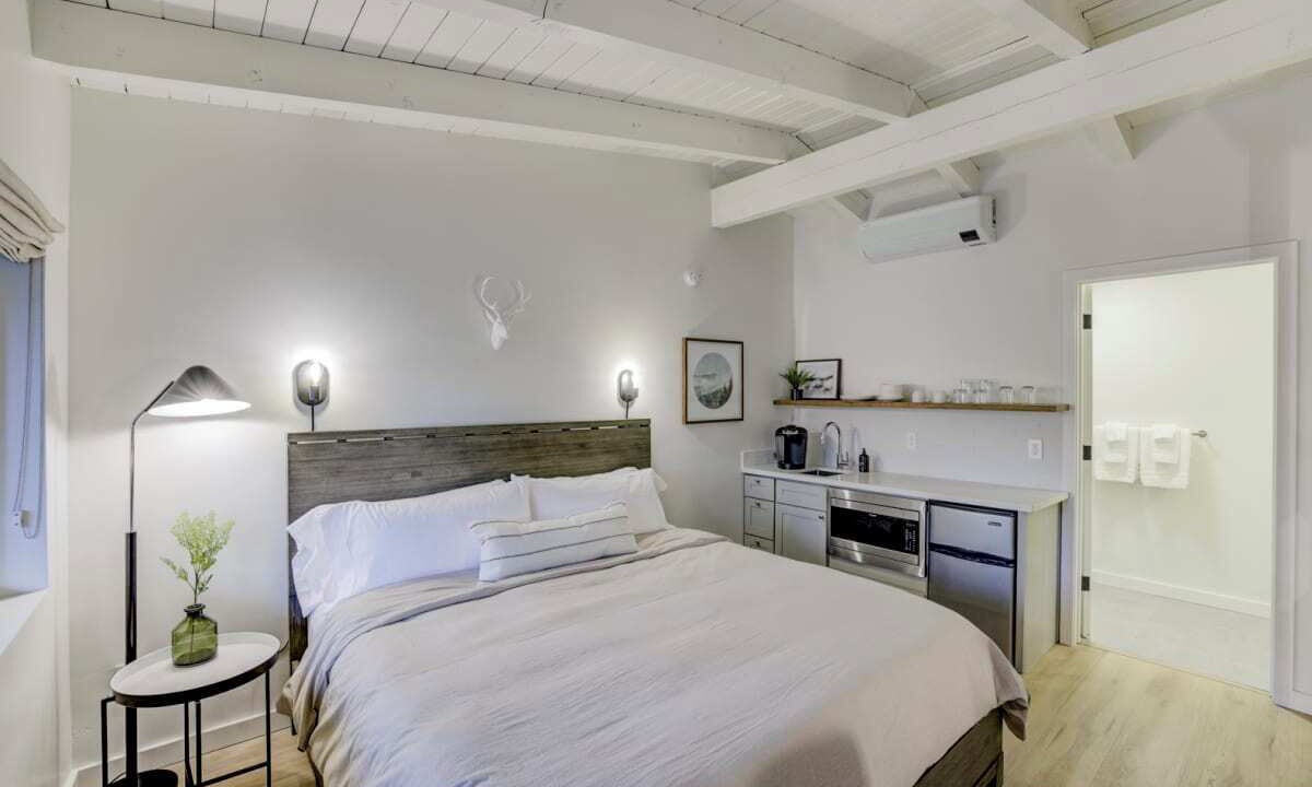Photo of Bedroom in Lakeside Park