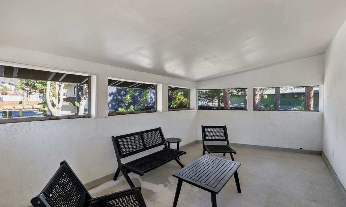 Photo of Patio Balcony in Lakeside Park