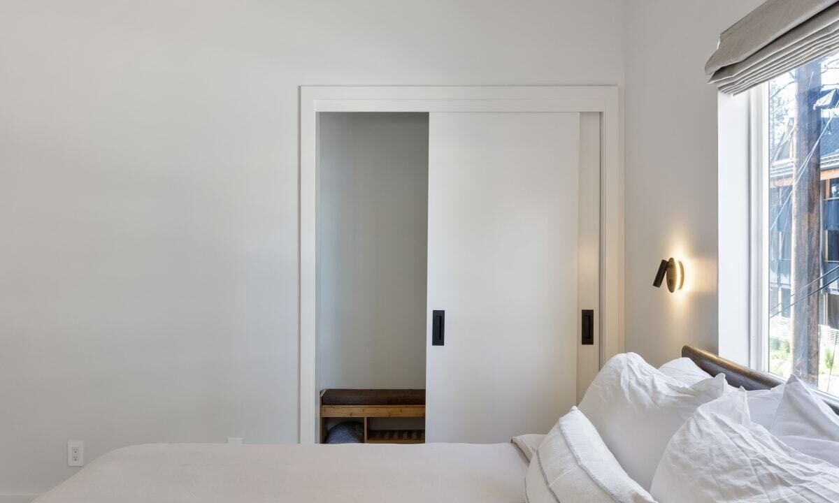 Photo of Bedroom in Lakeside Park