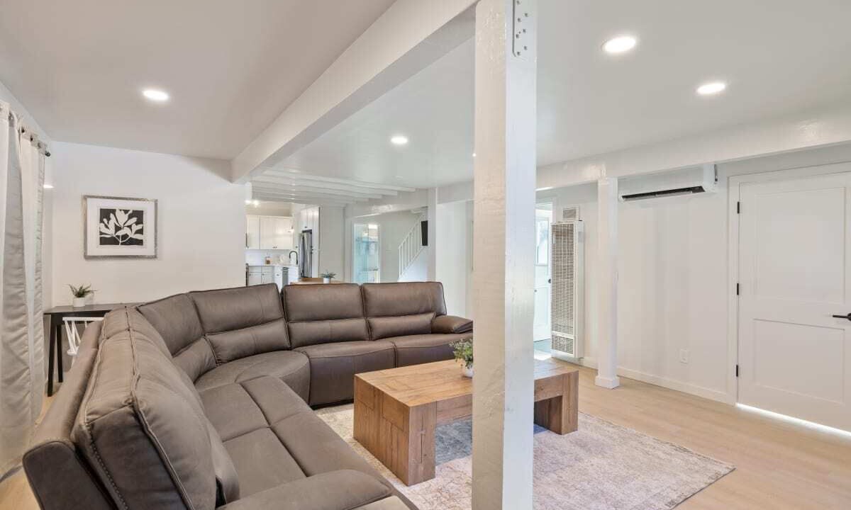 Photo of Bedroom in Lakeside Park