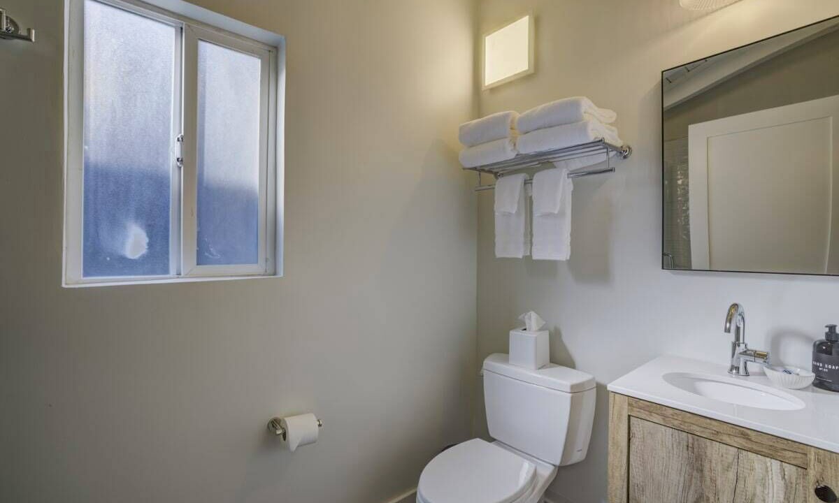 Photo of Bathroom in Lakeside Park