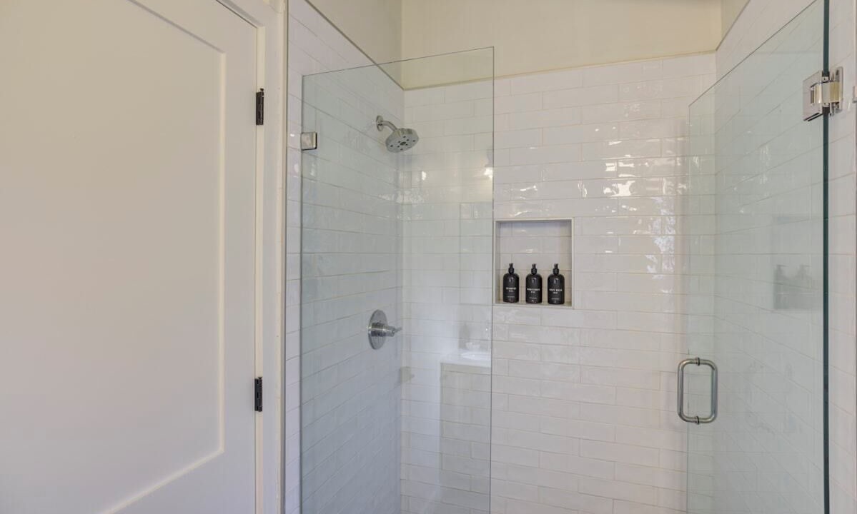 Photo of Bathroom in Lakeside Park