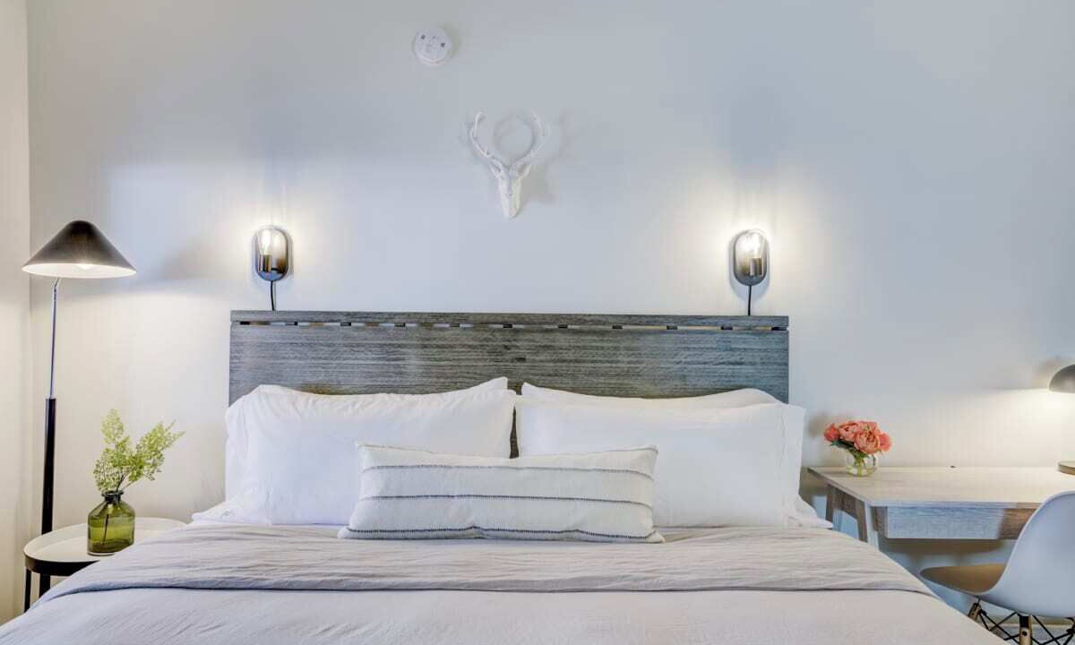 Photo of Bedroom in Lakeside Park