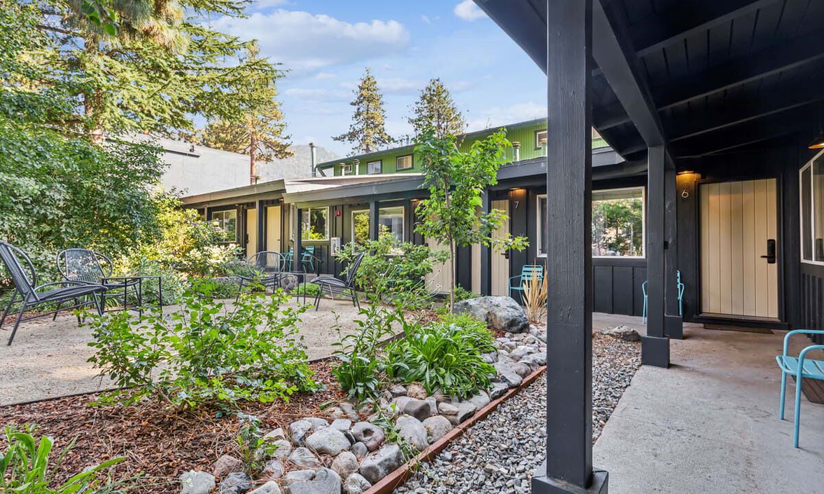 Photo of Patio Balcony in Lakeside Park