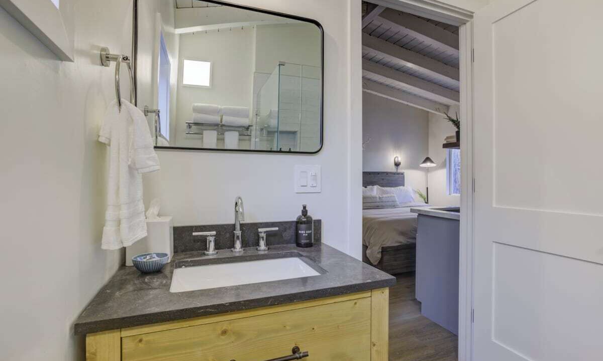 Photo of Bathroom in Lakeside Park