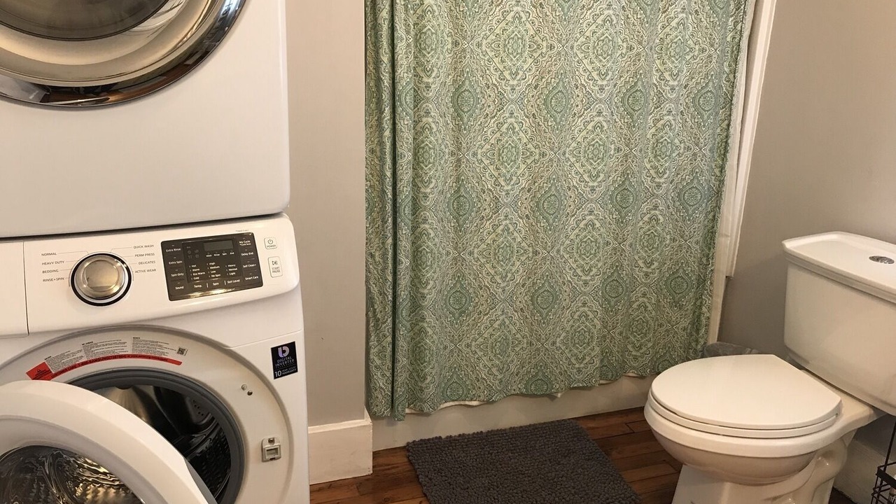 Photo of Bathroom in Dixon Park