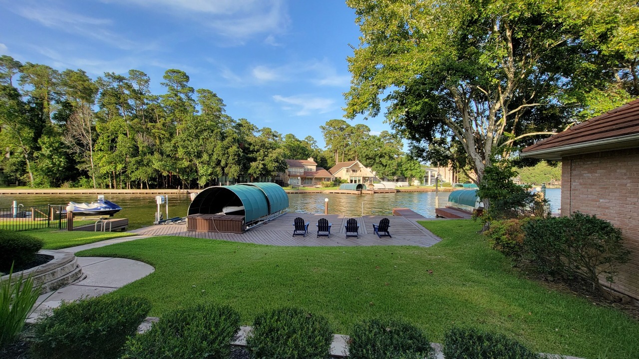 Photo of Patio Balcony in Walden on Lake Conroe