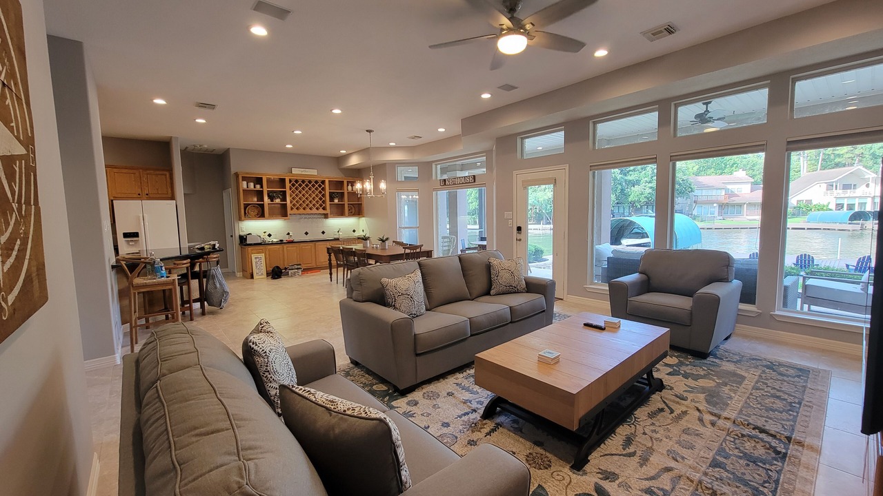 Photo of Livingroom in Walden on Lake Conroe