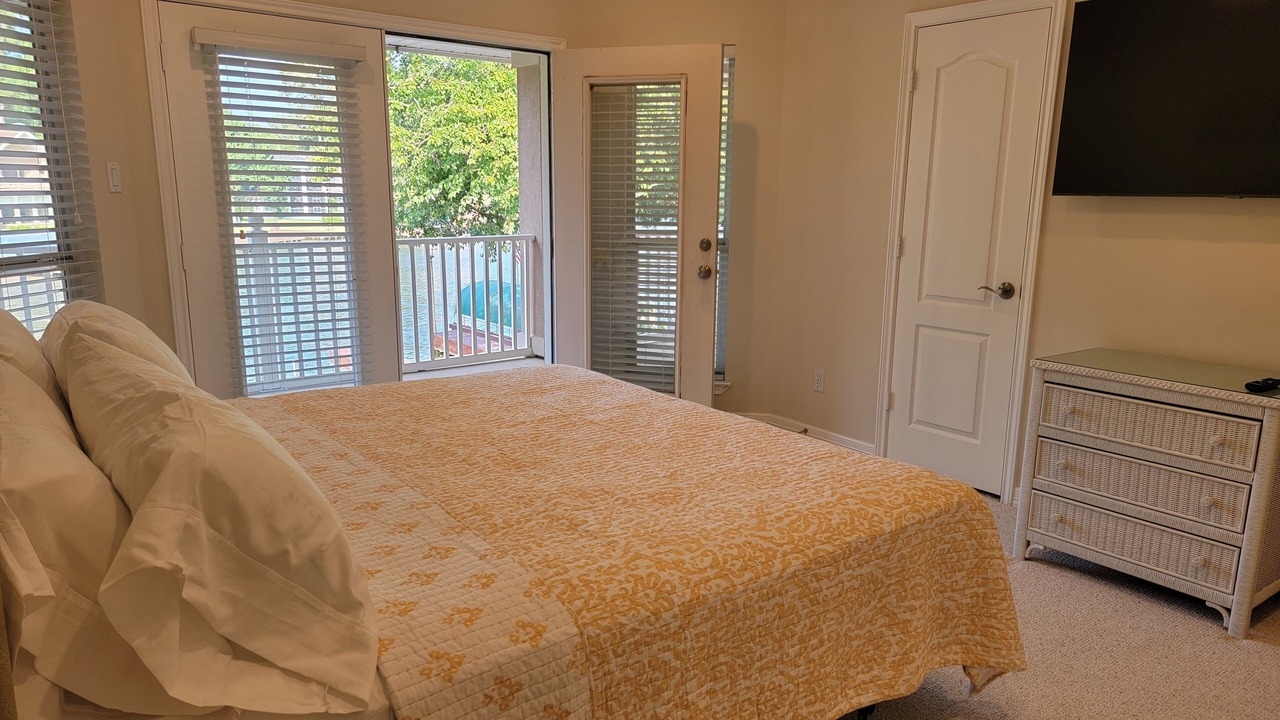 Photo of Bedroom in Walden on Lake Conroe
