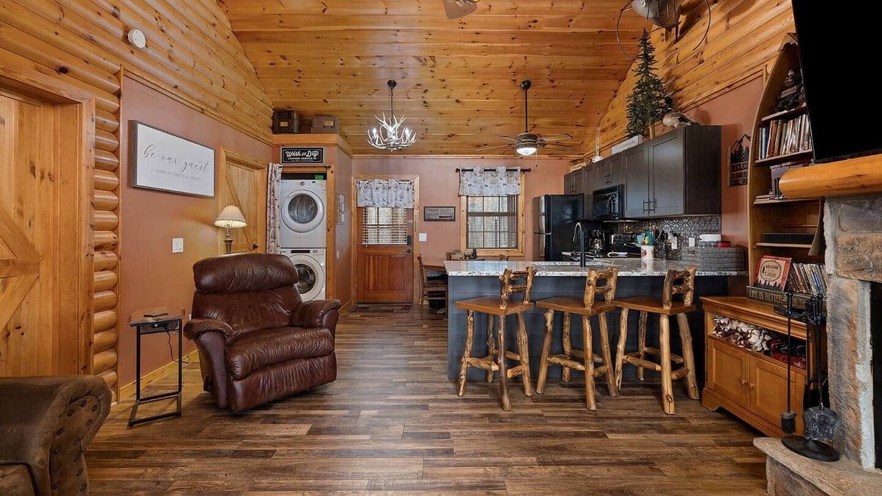 Photo of Livingroom in Notch Estates