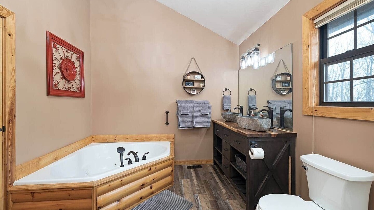 Photo of Bathroom in Notch Estates