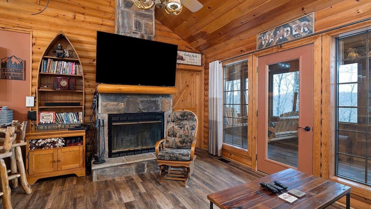 Photo of Livingroom in Notch Estates