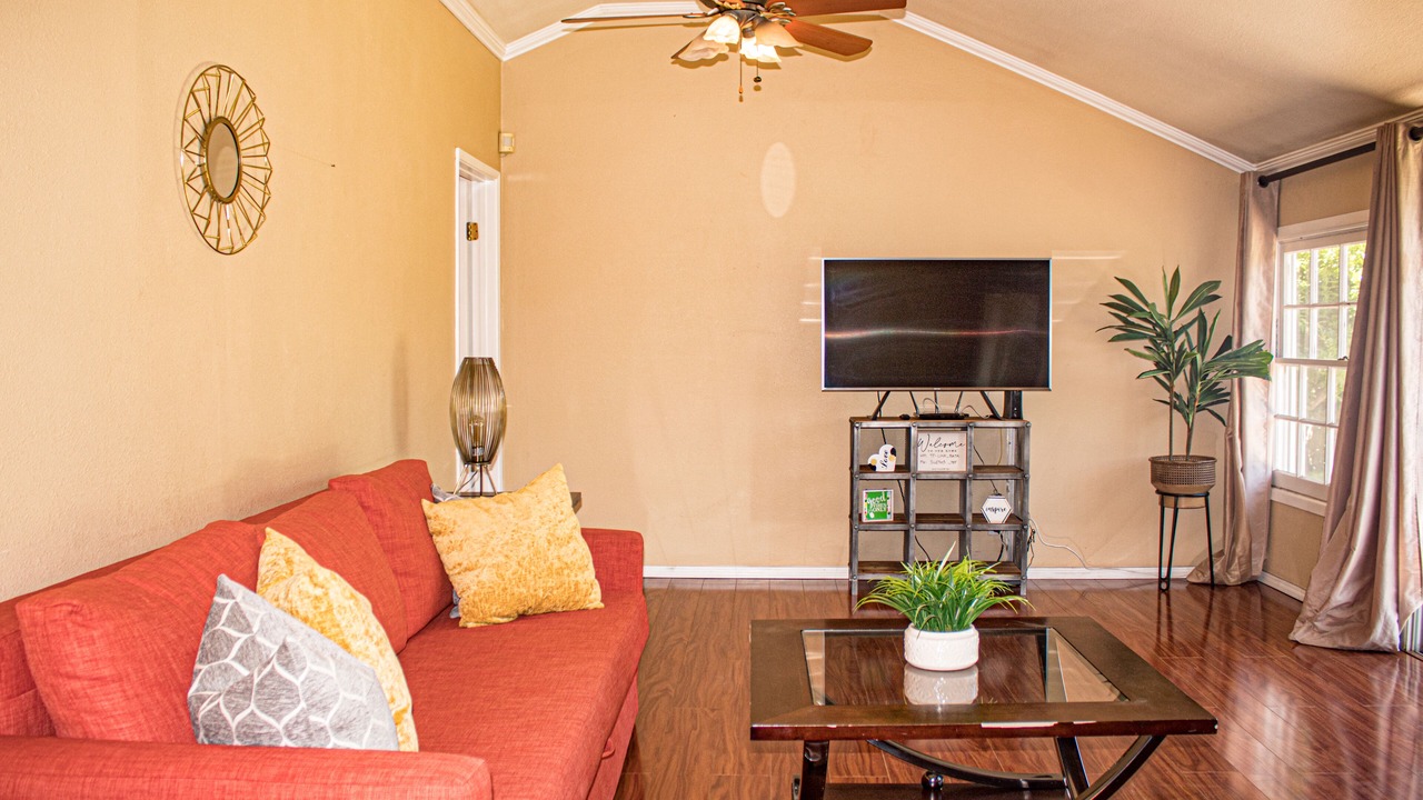 Photo of Livingroom in Fullerton